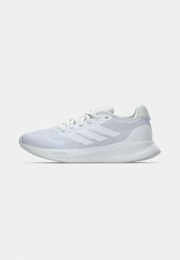footwear white