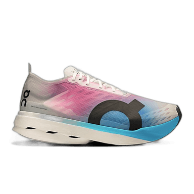 On Cloudboom Strike - juniper limelight